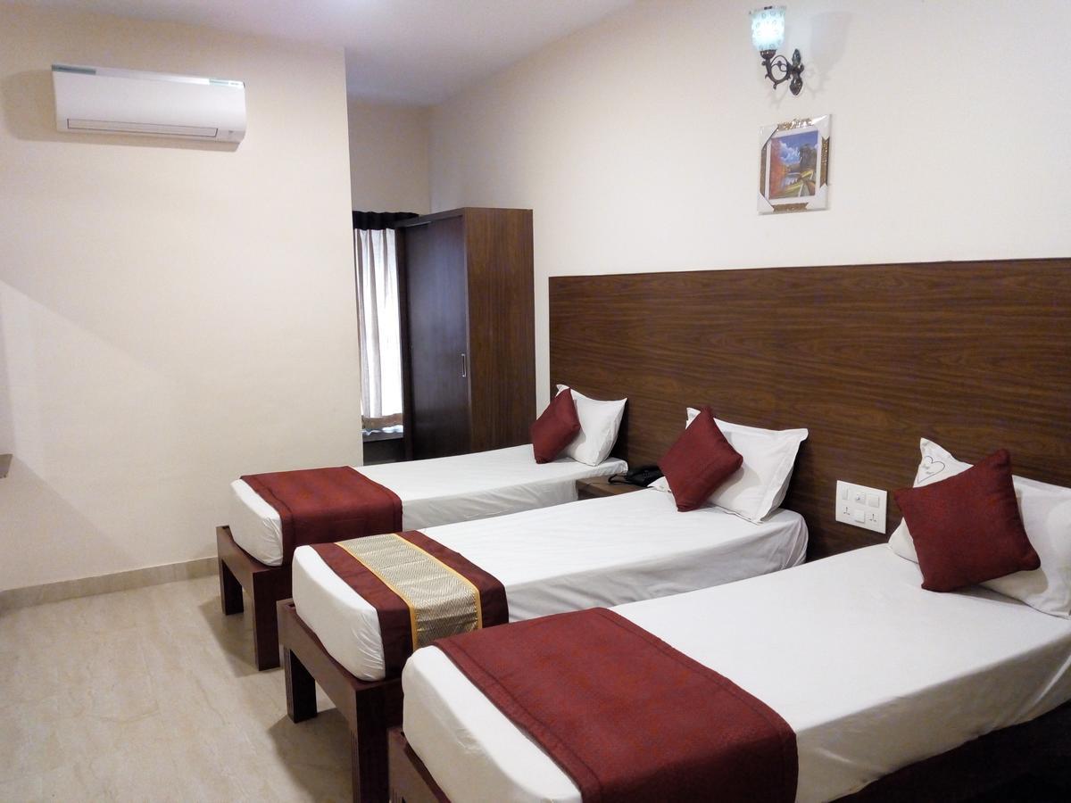 Hotel Lovely Nest Coimbatore Exteriör bild
